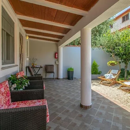 Cozy And Lovely Veli Vrh Near Апартаменти Пула