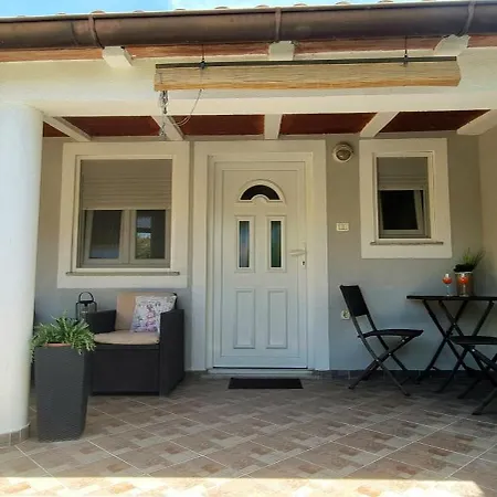 Lovely Veli Vrh Apartment *