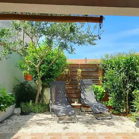 Lovely Veli Vrh Appartamento Pola