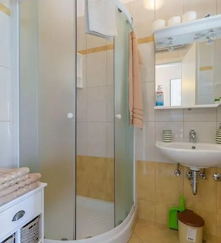 Lovely Veli Vrh Pula