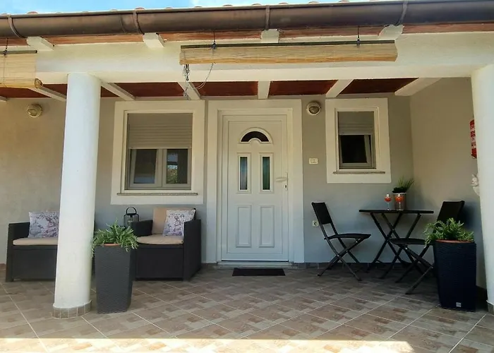 Lovely Veli Vrh Apartment *