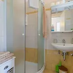Lovely Veli Vrh Пула