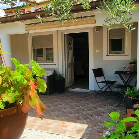 Appartement Lovely Veli Vrh